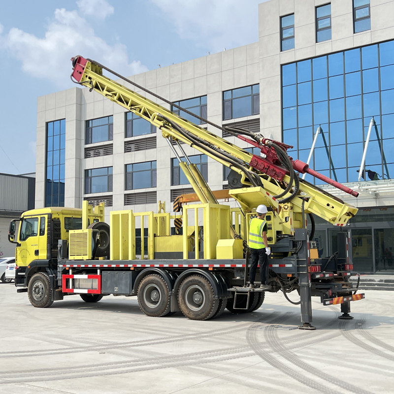 WRT1200 Автомобильная буровая установка для водяных скважин с прямой мачтой — общий вид